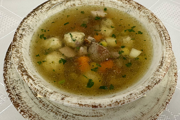 Libaraguleves májas töltike gombóccal